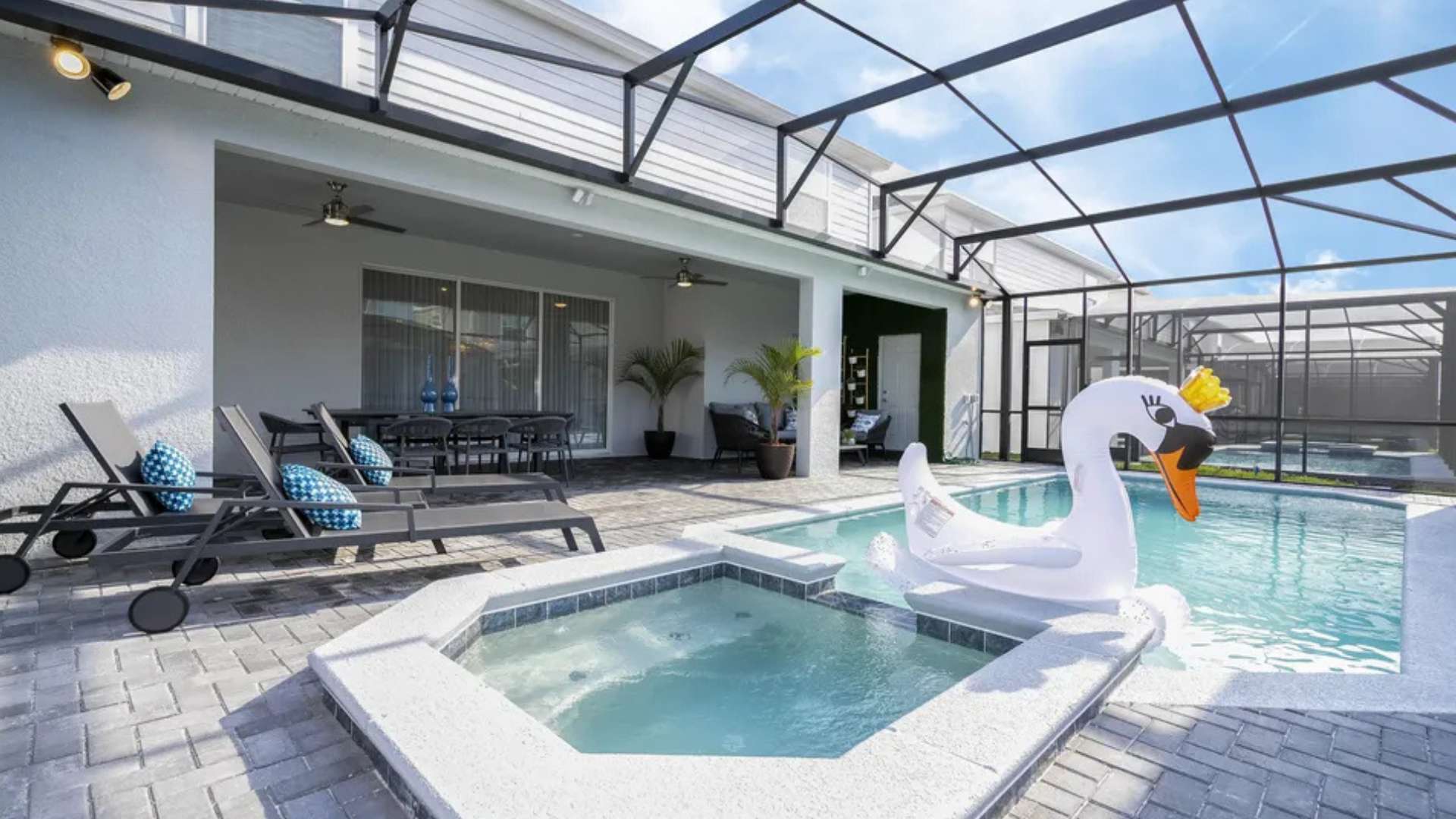 Influenciadora Brasileira de 33 Anos: Mansão de R$ 6 Milhões em Orlando