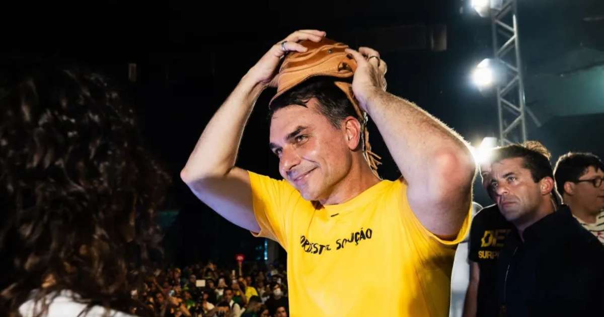 Flávio Bolsonaro Lança Pré-Campanha Focada em Segurança e Críticas a Lula no Nordeste