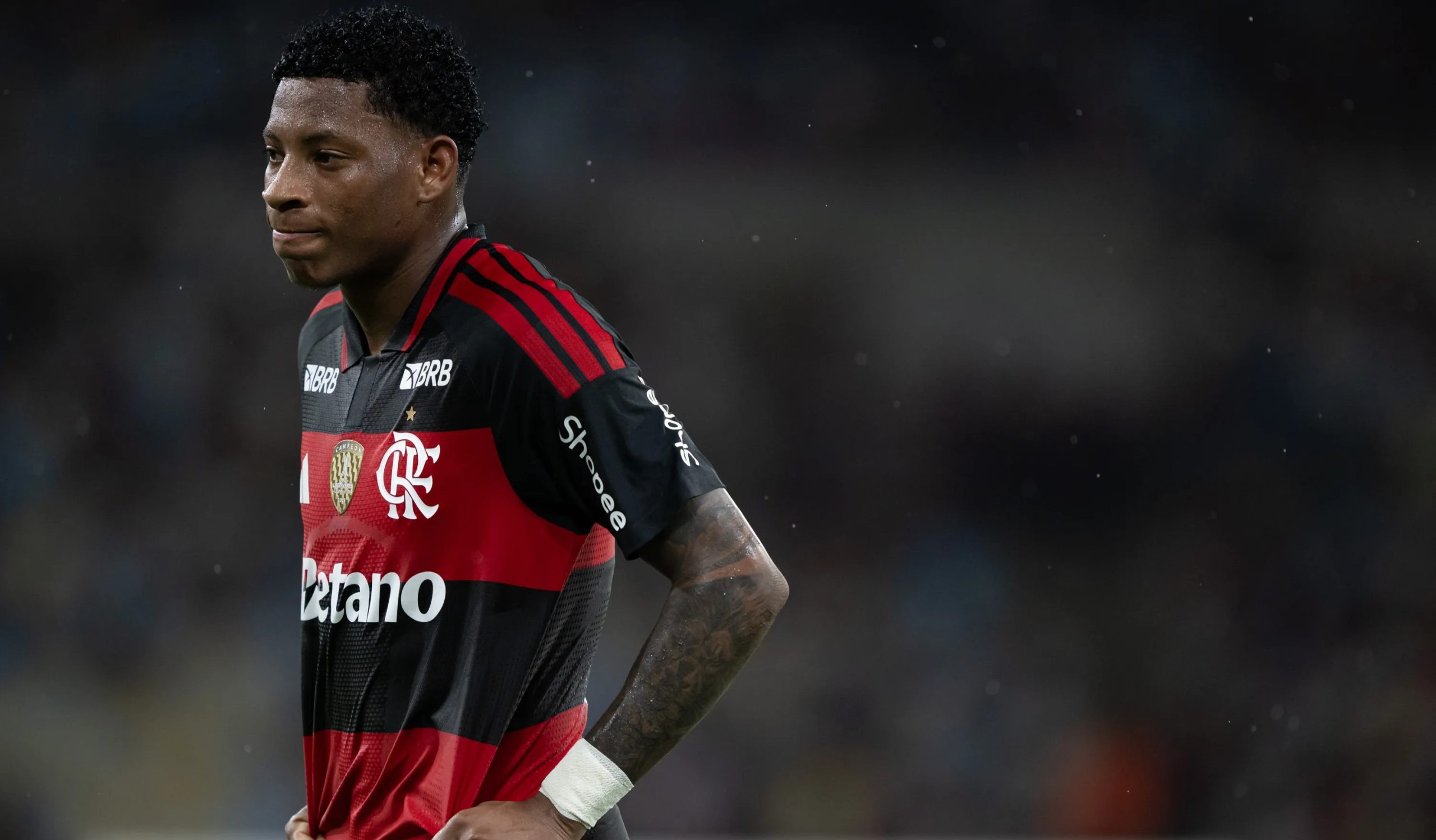 Indisciplina em Campo: Jogador do Flamengo Acumula Polêmicas