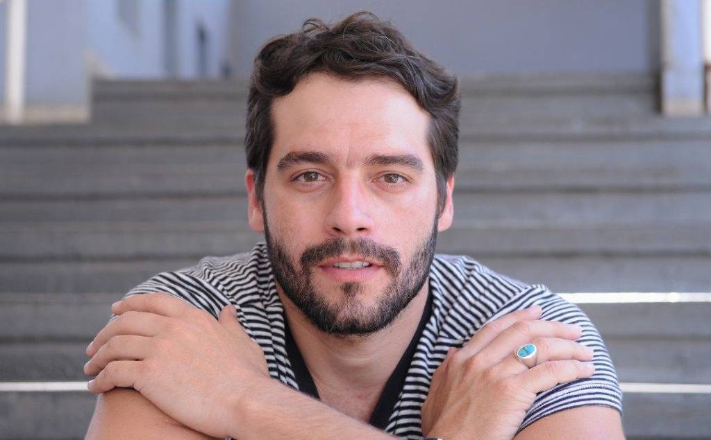 Galã de Novelas Abandona a Fama Após Diagnóstico: Veja Como Ele Vive Hoje!