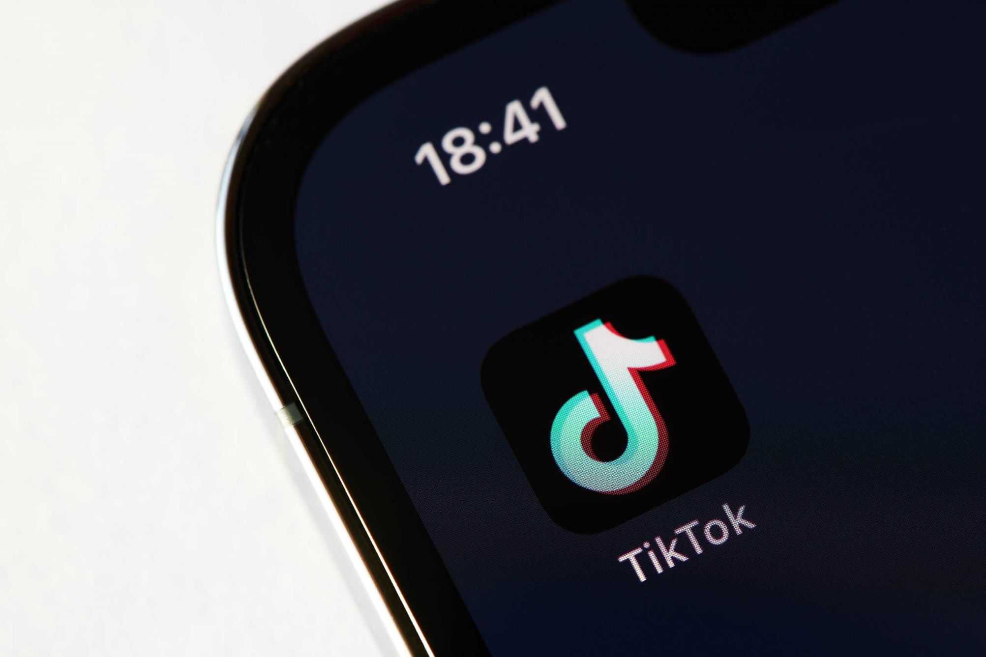 Como o TikTok Usa IA para Revolucionar a Criação e Edição de Vídeos