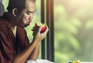 Maçã antes de dormir? Veja o efeito inesperado no seu corpo