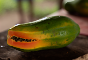 Mamão no dia a dia: fruta simples pode melhorar a digestão e fortalecer o organismo