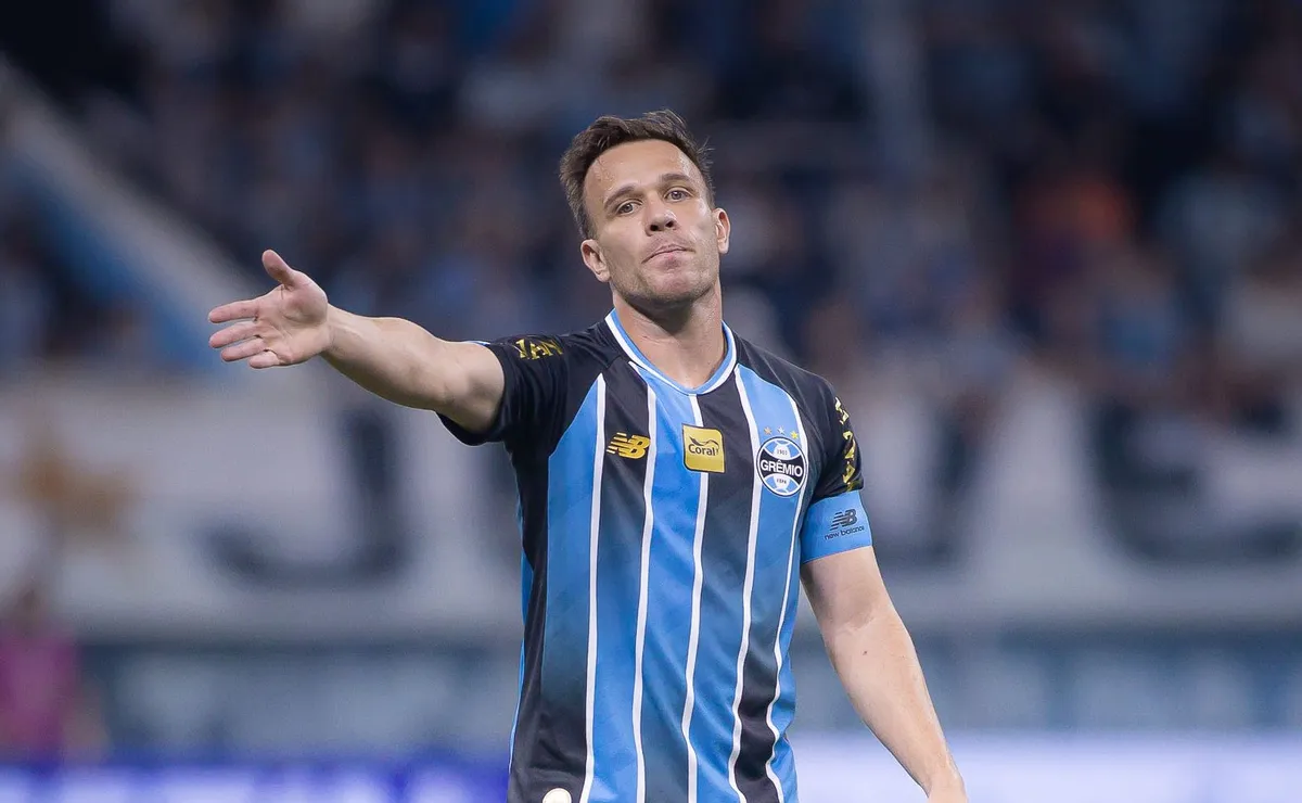 Arthur no Grêmio: Permanência travada nos bastidores