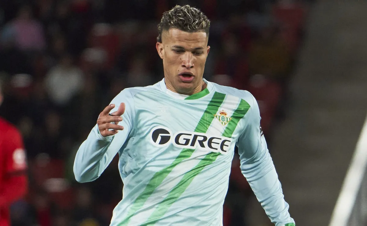 Betis fixa preço Deossa: quase dez milhões de euros
